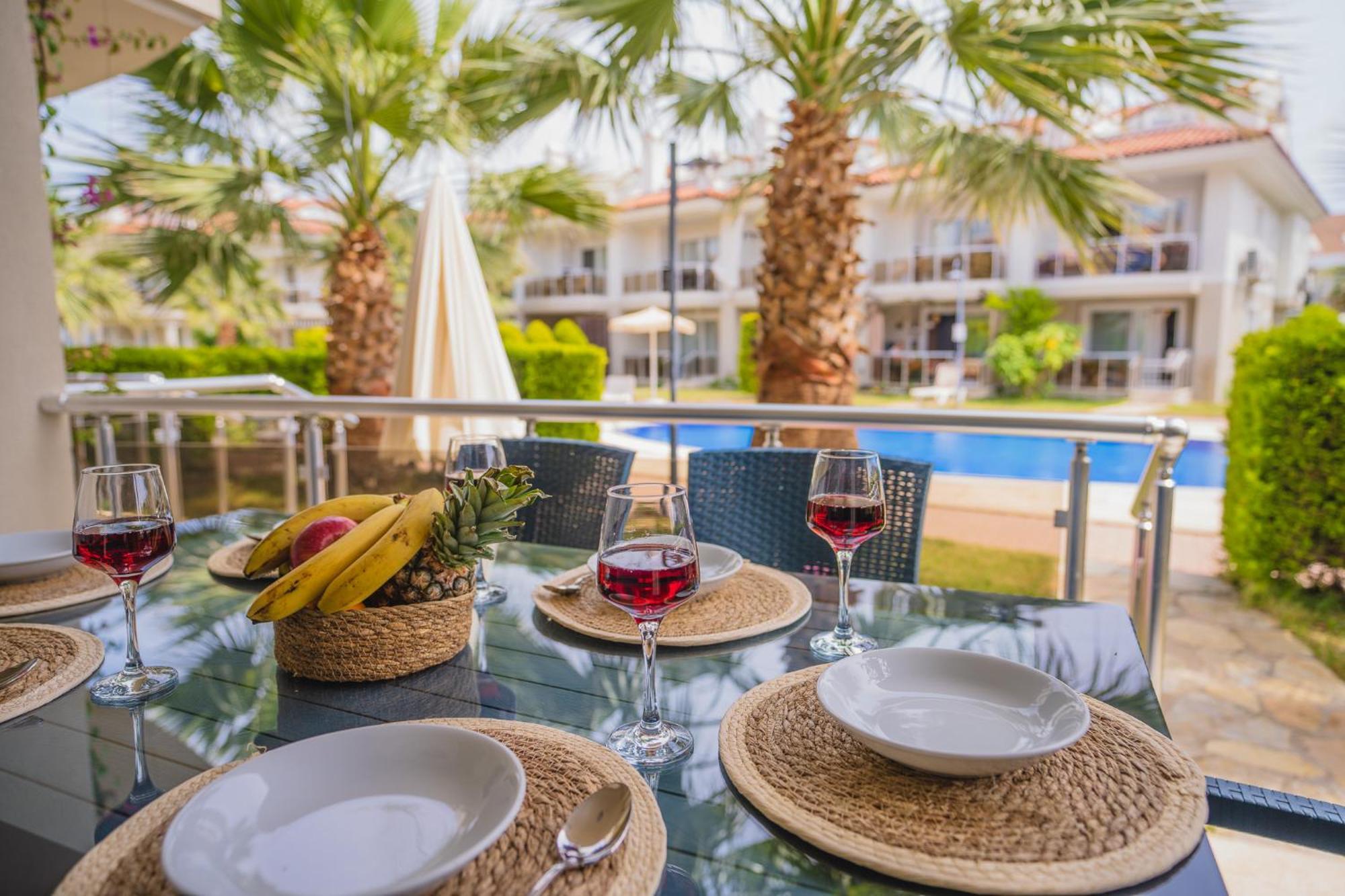 Sunset Club Aqua Lettings Apart Otel
