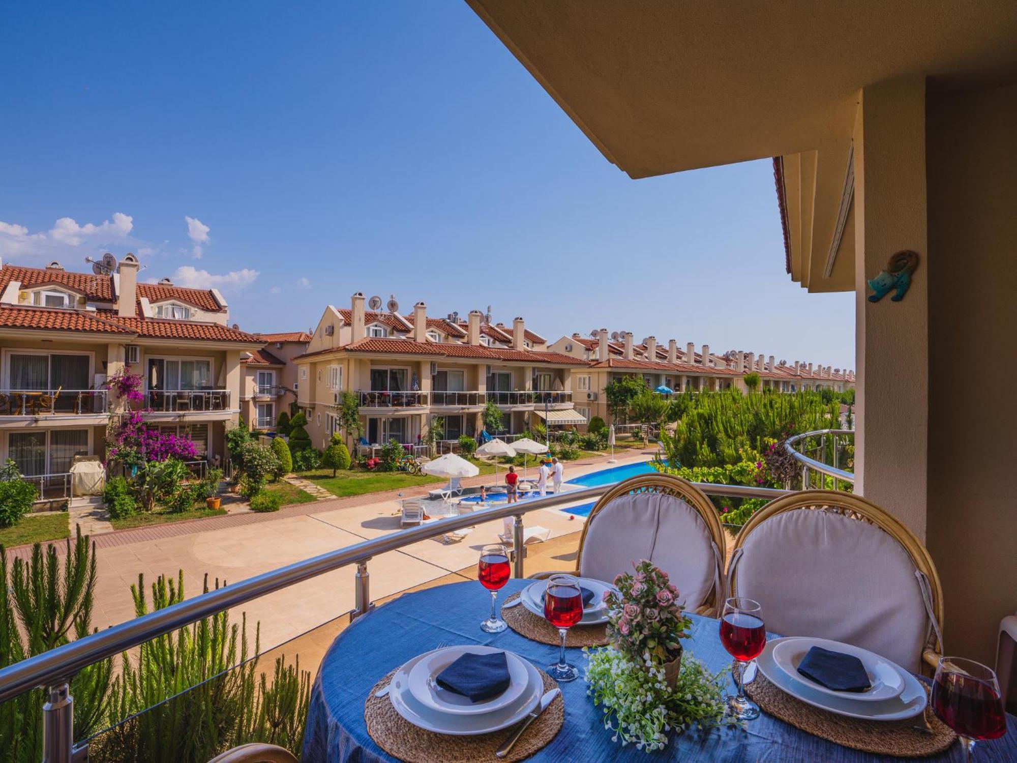 Sunset Club Aqua Lettings Apart Otel