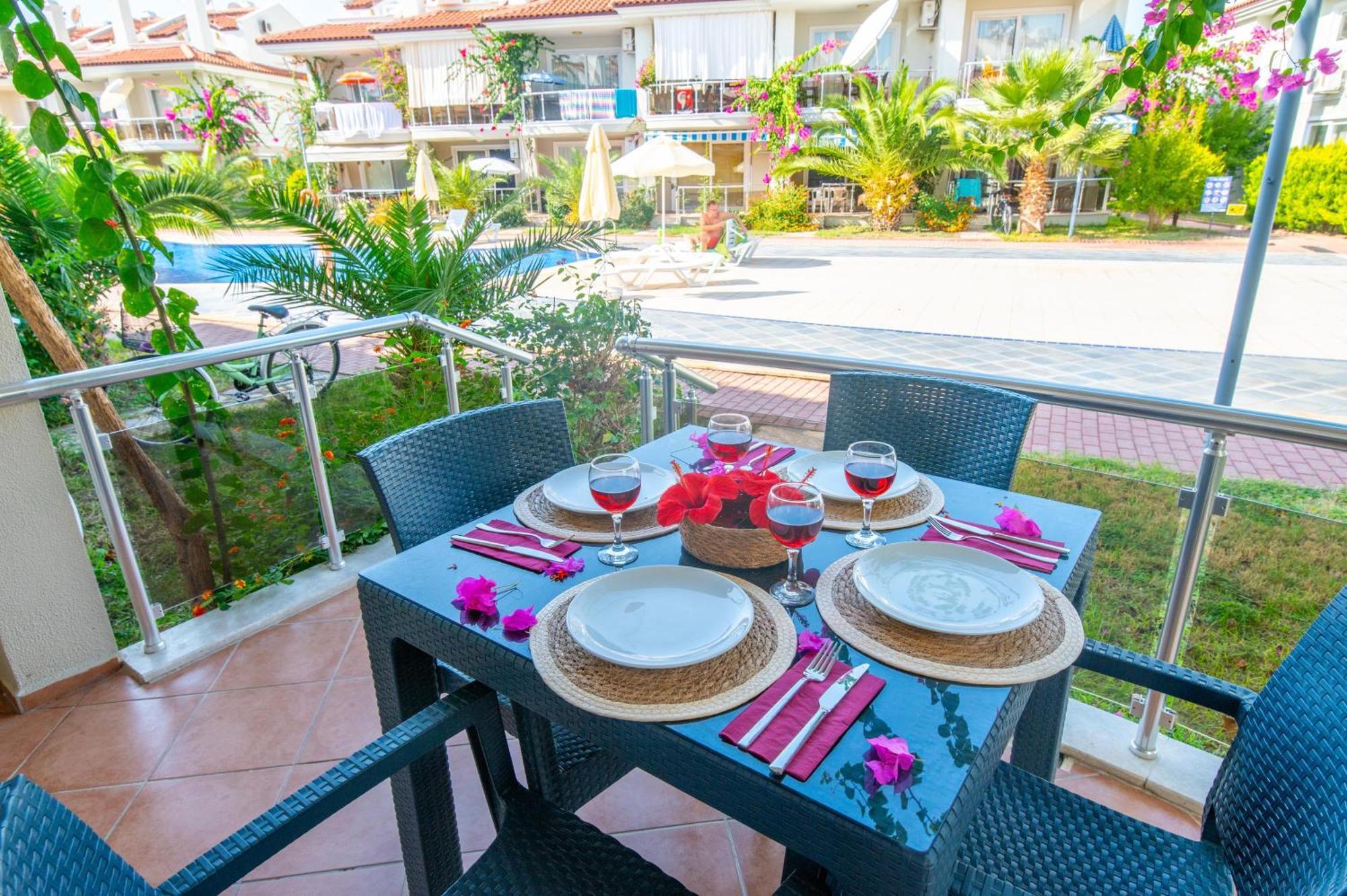 Sunset Club Aqua Lettings Apart Otel