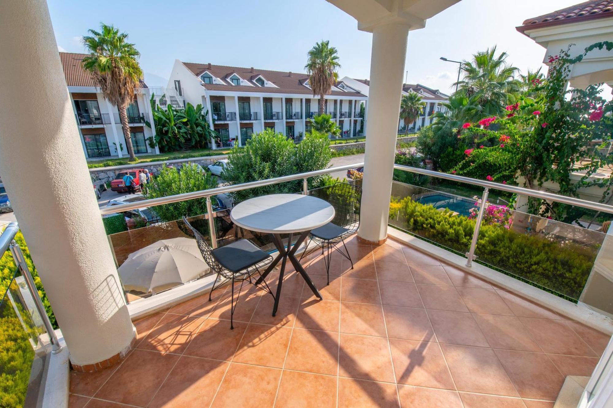 Sunset Club Aqua Lettings Apart Otel
