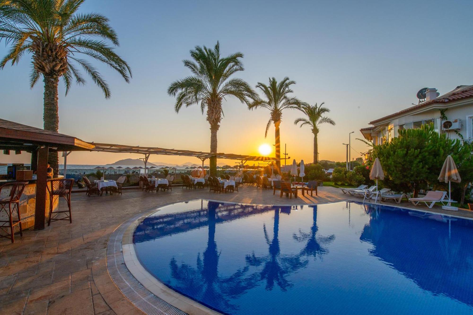 Sunset Club Aqua Lettings Apart Otel 3*